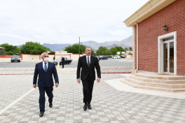 Prezident İlham Əliyev Ordubad dəmir yolu stansiyasında görülən işlərlə tanış olub