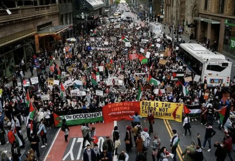 Israel, Palestinian supporters clash near Israeli consulate in New York