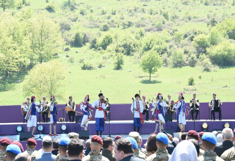 Şuşada Cıdır düzündə təşkil olunan “Xarıbülbül” musiqi festivalı