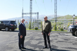 Prezident İlham Əliyev, birinci xanım Mehriban Əliyeva, qızları Leyla Əliyeva və Arzu Əliyeva 10/35/10 kilovoltluq “Şuşa” yarımstansiyasının açılışında
