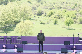 Şuşada Cıdır düzündə təşkil olunan “Xarıbülbül” musiqi festivalı