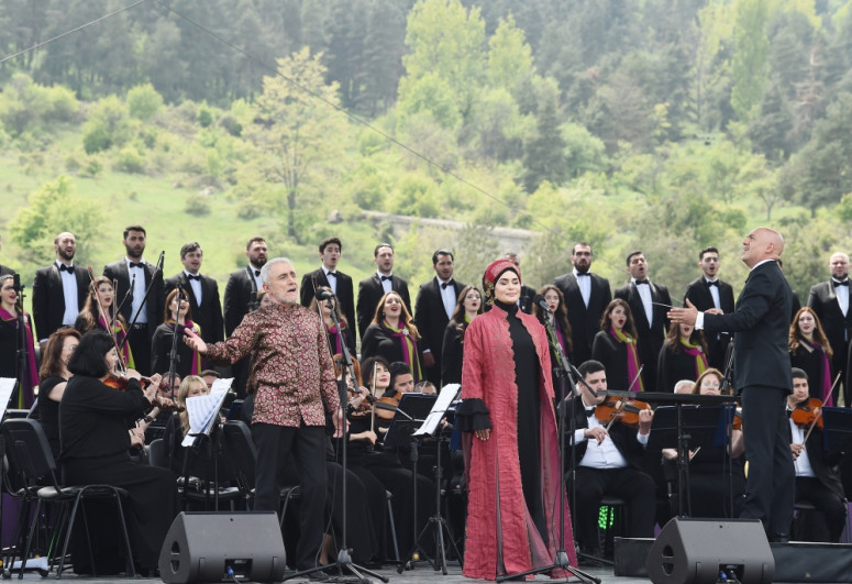 Şuşada keçirilən “Xarıbülbül” musiqi festivalı başa çatıb - VİDEO  - YENİLƏNİB 
