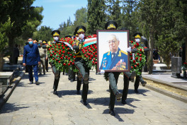 general-polkovnik Tofiq Ağahüseynovun dəfn mərasimi