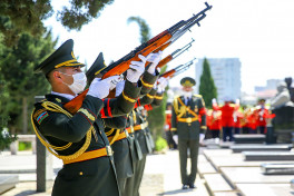 general-polkovnik Tofiq Ağahüseynovun dəfn mərasimi