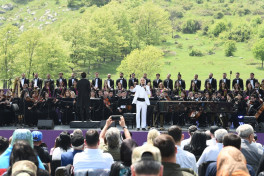 Şuşada keçirilən “Xarıbülbül” musiqi festivalı başa çatıb - VİDEO  - YENİLƏNİB 