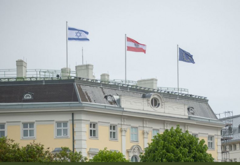 Джавад Зариф отменил свой визит в Австрию, поддерживающую Израиль