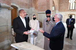 Prezident İlham Əliyev Qəbələnin Nic qəsəbəsindəki Müqəddəs Məryəm Ana Alban kilsəsində