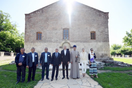 Prezident İlham Əliyev Qəbələnin Nic qəsəbəsindəki Müqəddəs Məryəm Ana Alban kilsəsində