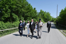 Prezident İlham Əliyev Qəbələnin Nic qəsəbəsində 1 saylı orta məktəbdə və Müqəddəs Yelisey adına Cotari kilsəsində olub - YENİLƏNİB 