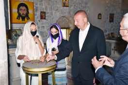 Prezident İlham Əliyev Qəbələnin Nic qəsəbəsində 1 saylı orta məktəbdə və Müqəddəs Yelisey adına Cotari kilsəsində olub - YENİLƏNİB 