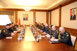 Azərbaycan və Belorus müdafiə nazirləri görüşüb