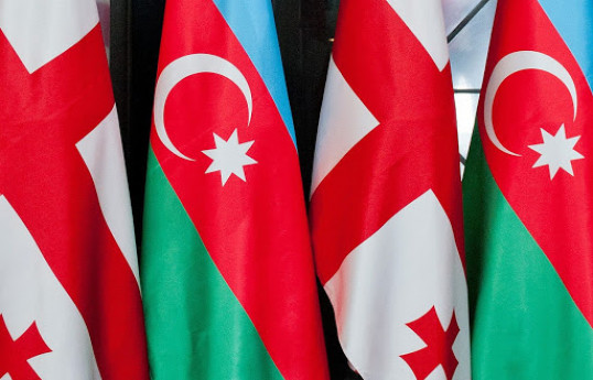 Gürcüstan və Azərbaycan bayraqları