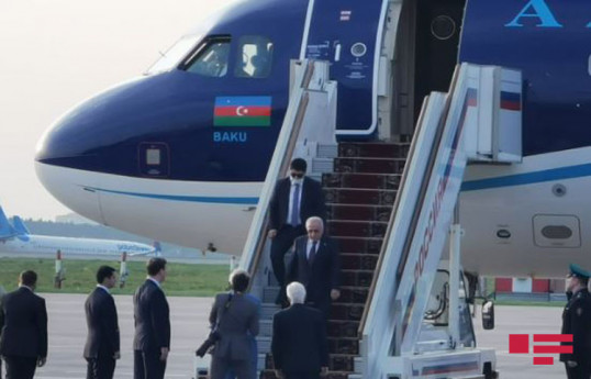 Azərbaycanın Baş Naziri Əli Əsədovun Rusiyanın  “Vnukovo-2” hava limanında qarşılanma mərasimi