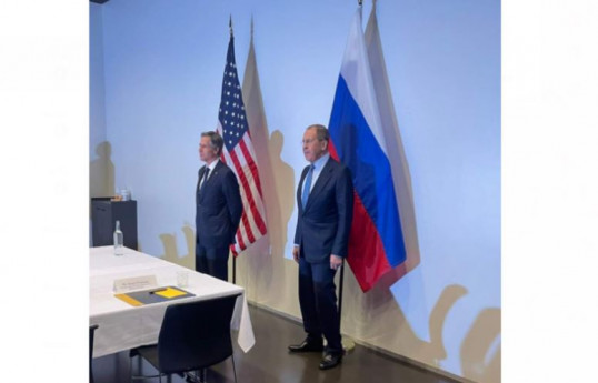 ABŞ Dövlət katibi Entoni Blinken və Rusiya xarici işlər naziri Sergey Lavrov