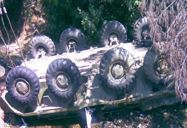 Ermənistanda “BTR” dərəyə aşıb, bir hərbçi ölüb