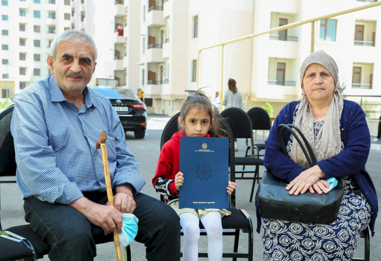 Семьям шехидов и инвалидам войны предоставлено еще 50 квартир