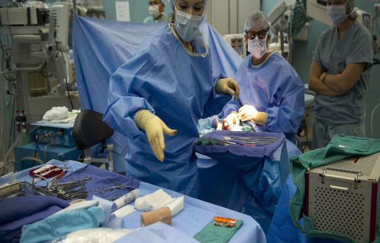 Rusiyada əməliyyat zamanı 2 yaşlı uşağın klinik ölümü ilə bağlı cinayət işi açılıb