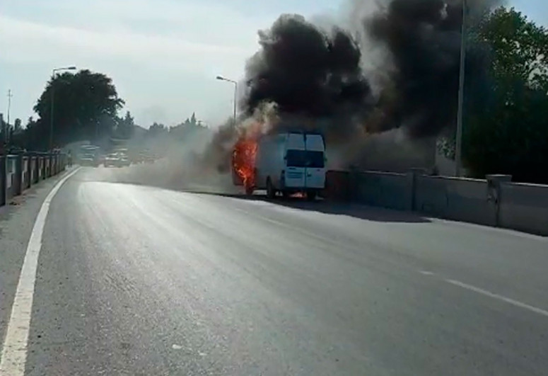 В Гёйчайском районе загорелся грузовой автомобиль-ВИДЕО 