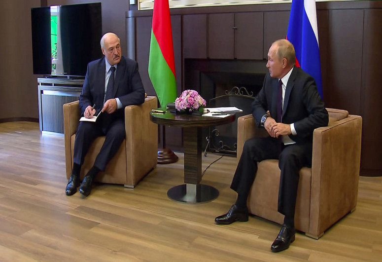 Rusiya prezidenti Vladimir Putin və Belarus prezidenti Aleksandr Lukaşenko