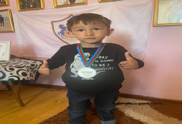 Qarabağ FC presented medal of martyr of Patriotic War to his family