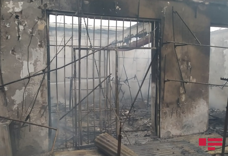 Bərdə rayonunun Güloğlular kəndində yanan bazar