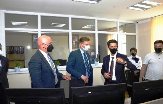 Bakının rayonlarında istismar müddəti başa çatan köhnə liftlər yenilənir - FOTO 