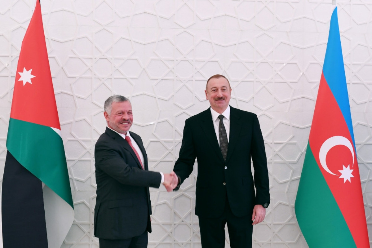 Король Иордании поздравил президента Ильхама Алиева