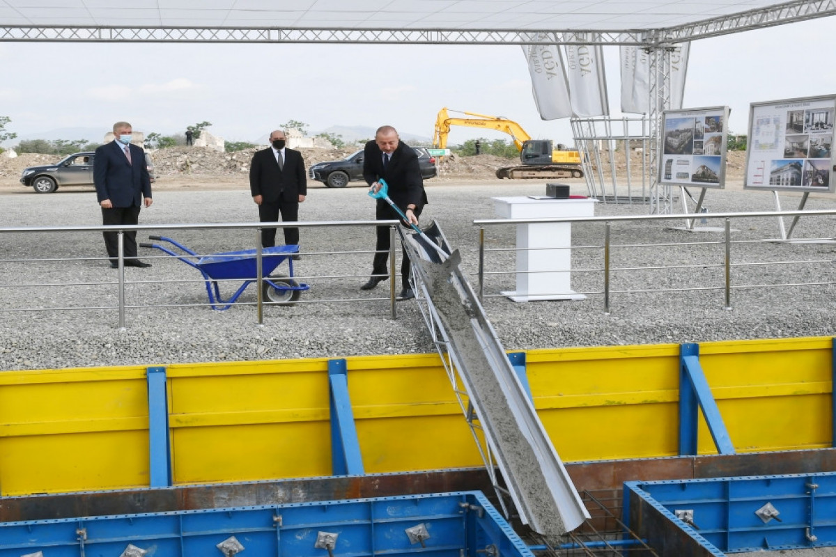 Президент Азербайджана заложил фундамент первого жилого здания, которое будет построено в городе Агдам-ФОТО -ОБНОВЛЕНО 