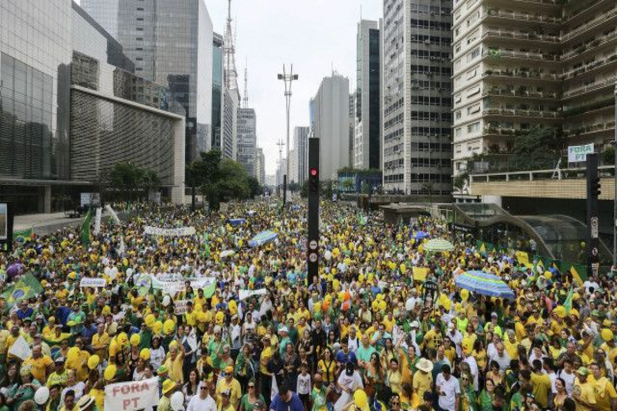 В Бразилии прошли митинги против правительства Болсонару