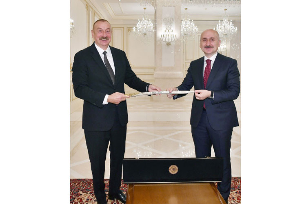 Azərbaycan Prezidenti İlham Əliyev, Türkiyənin nəqliyyat və infrastruktur naziri Adil Karaismailoğlu ilə görüş