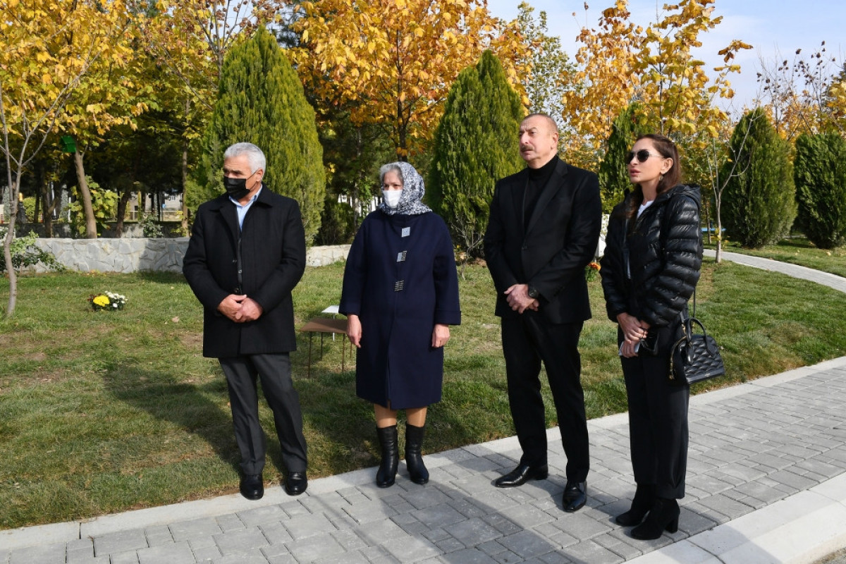 Президент Ильхам Алиев и первая леди Мехрибан Алиева ознакомились с работой, проделанной в Парке молодежи в Шамахы