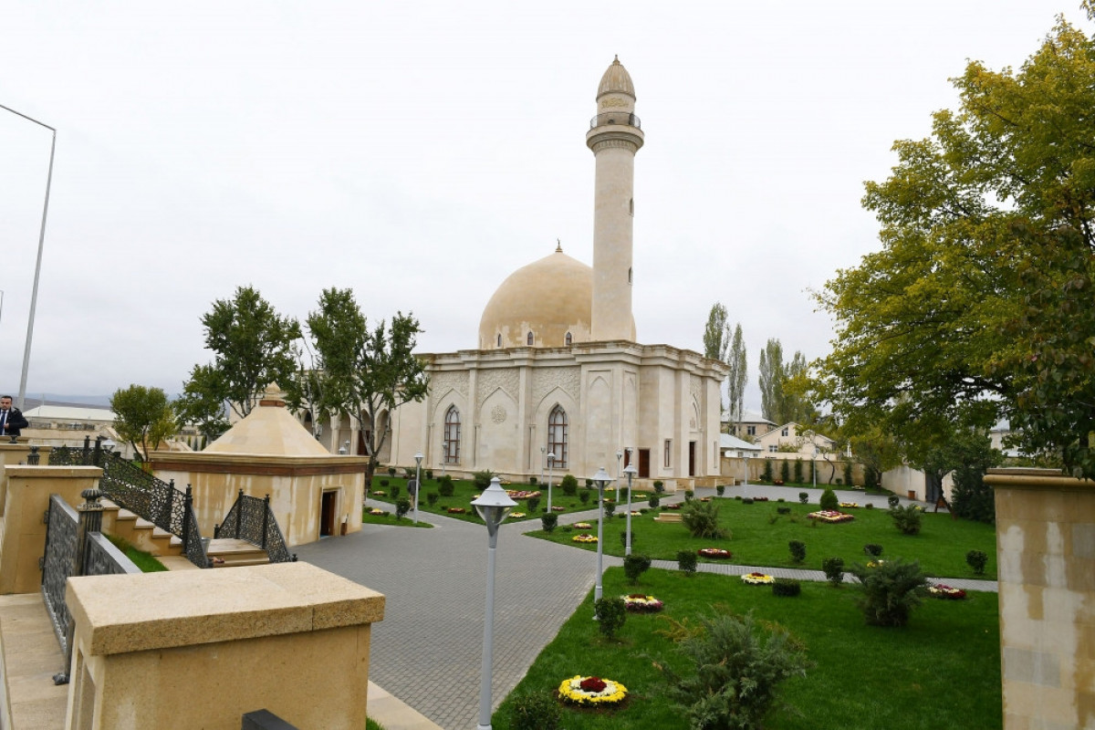 В Шамахы состоялось открытие после реставрации и реконструкции комплекса святилища-мечети Пирсаат Баба