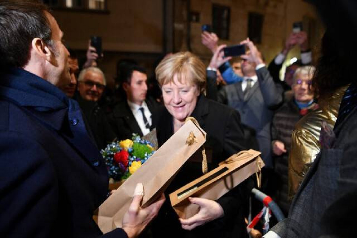 Angela Merkel Fransaya sonuncu rəsmi səfərə gəlib