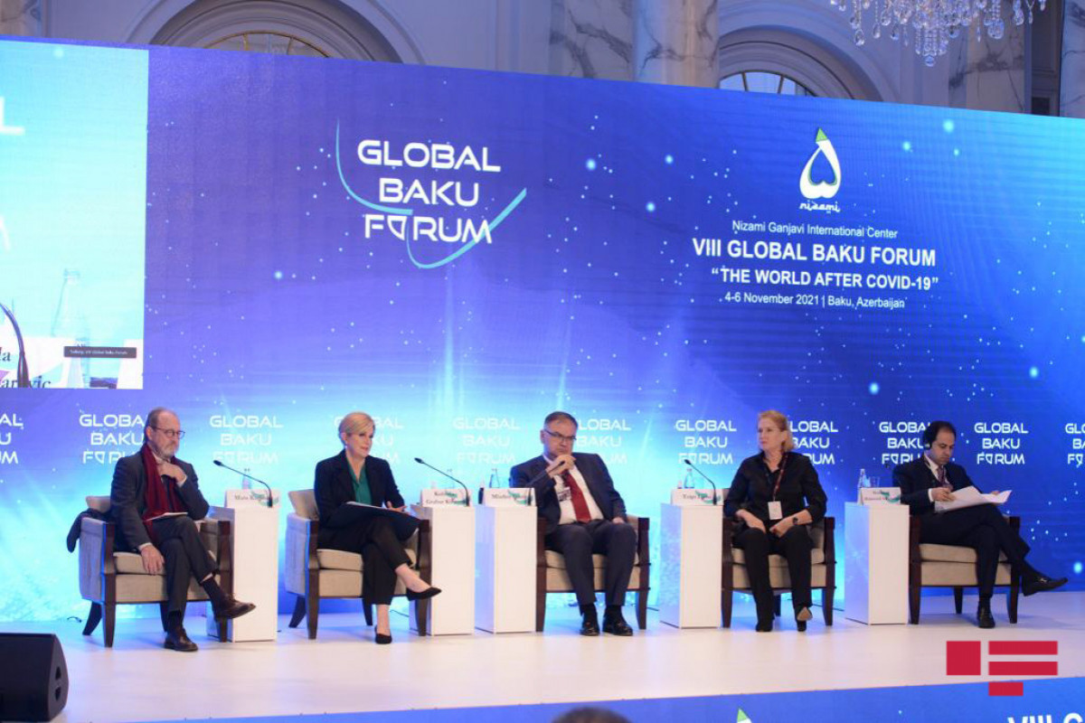 рамках Глобального Бакинского форума проведена панель под названием «Мир, безопасность и права человека в новой эре»