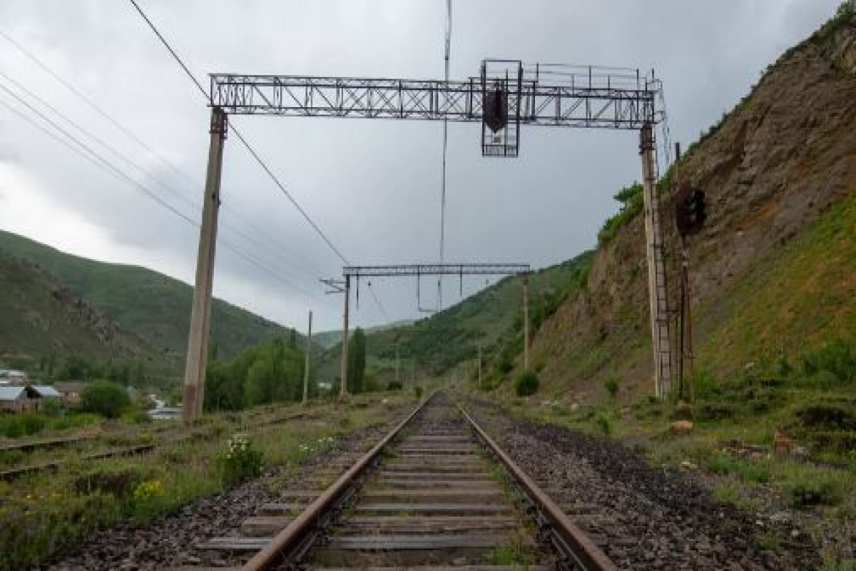 Vaan Kerobyan: “Yollar açılsa, Ermənistan iqtisadiyyatı 30% arta bilər”