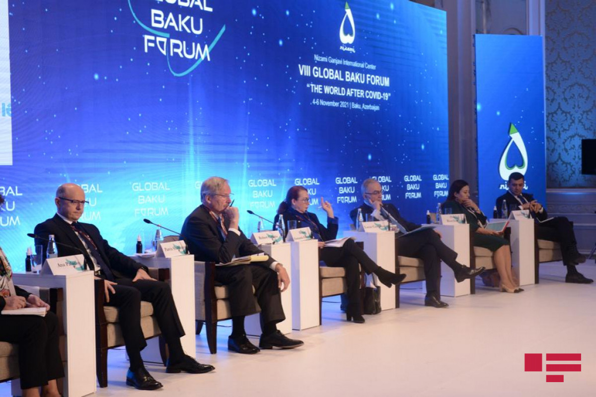 Qlobal Bakı Forumu çərçivəsində panel