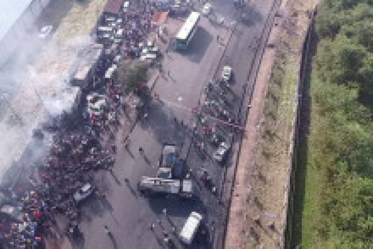 Syerra-Leonedə benzindaşıyan maşının partlaması nəticəsində ölənlərin sayı 108-ə çatıb - VİDEO  - YENİLƏNİB - 1 
