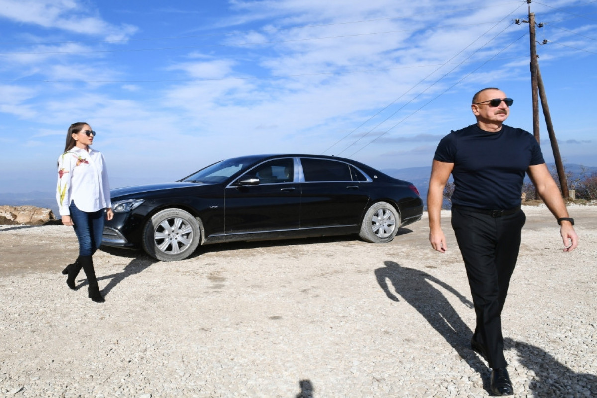 Президент Ильхам Алиев и Мехрибан Алиева заложили фундамент Шушинской телерадиовещательной башни-ОБНОВЛЕНО -ФОТО 