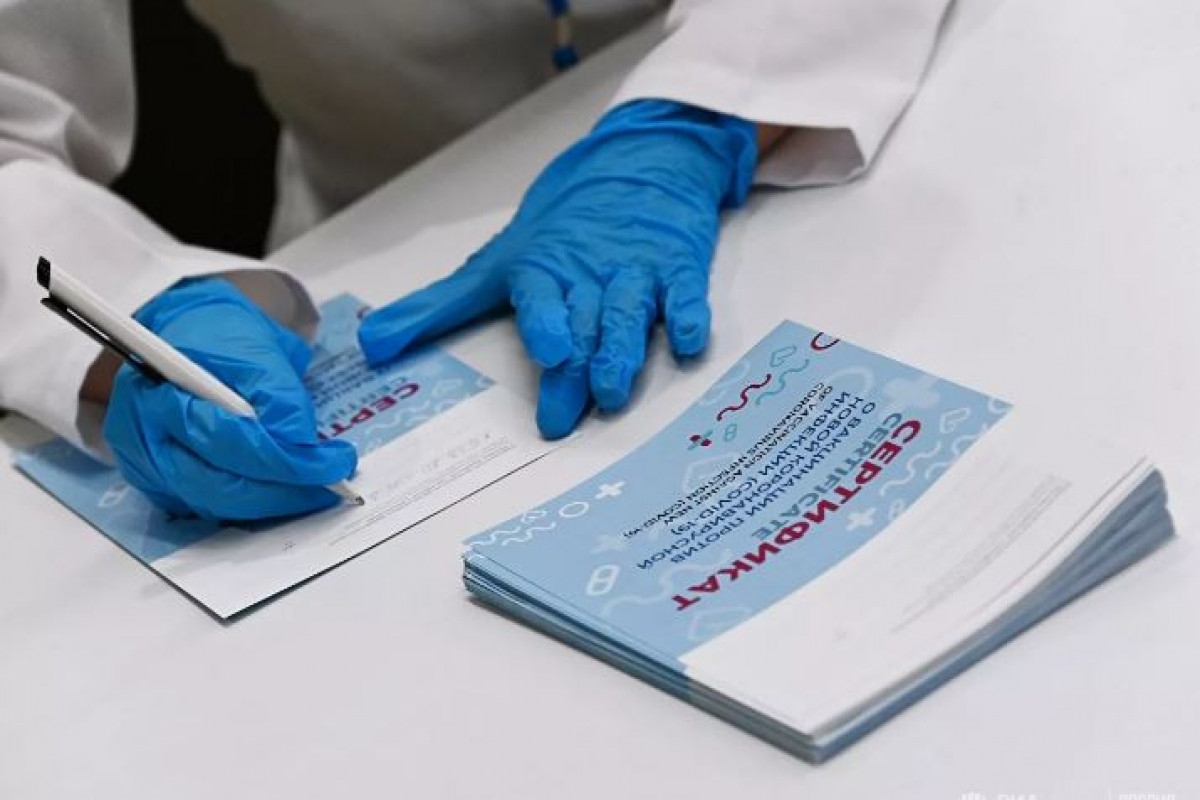 Rusiyada yeni model vaksin sertifikatı tətbiq edilir