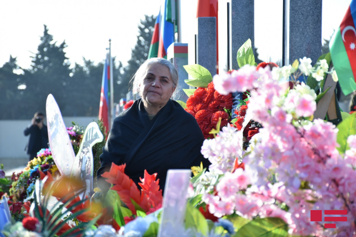  В Азербайджане с глубоким уважением чтят память шехидов