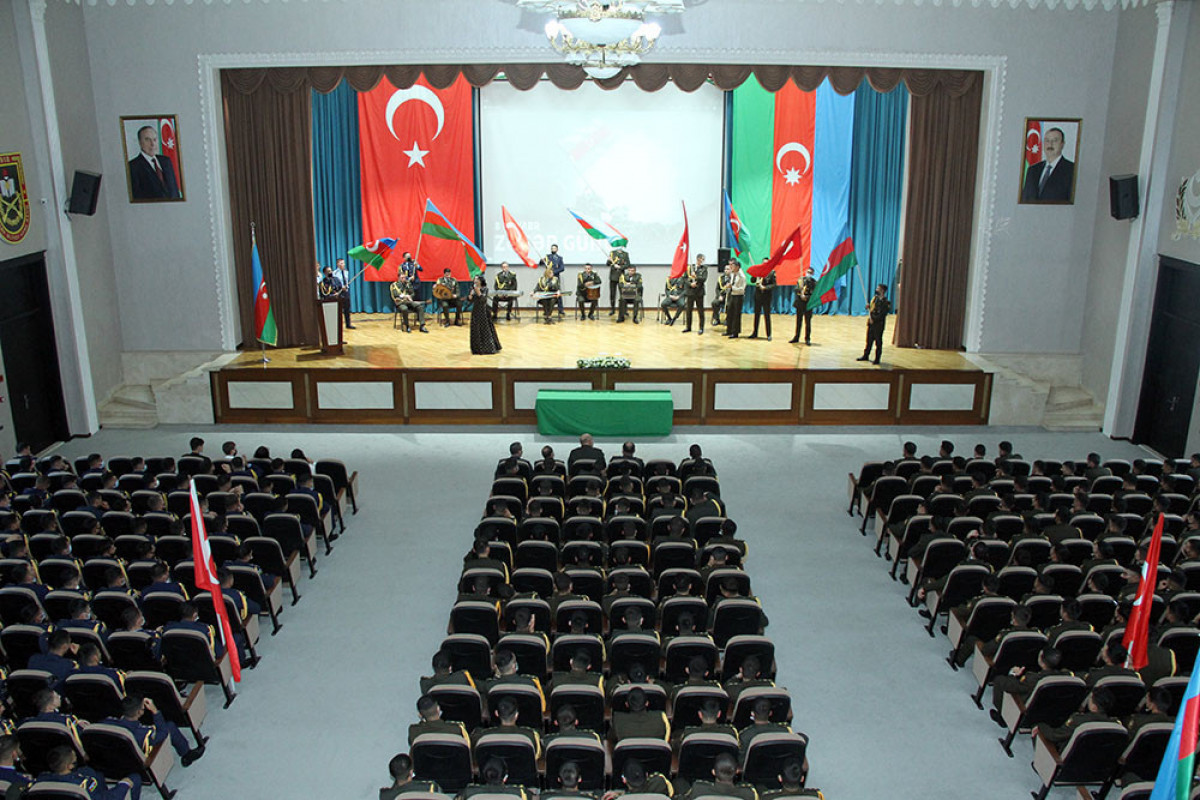 По случаю Дня Победы в азербайджанской армии прошел ряд мероприятий