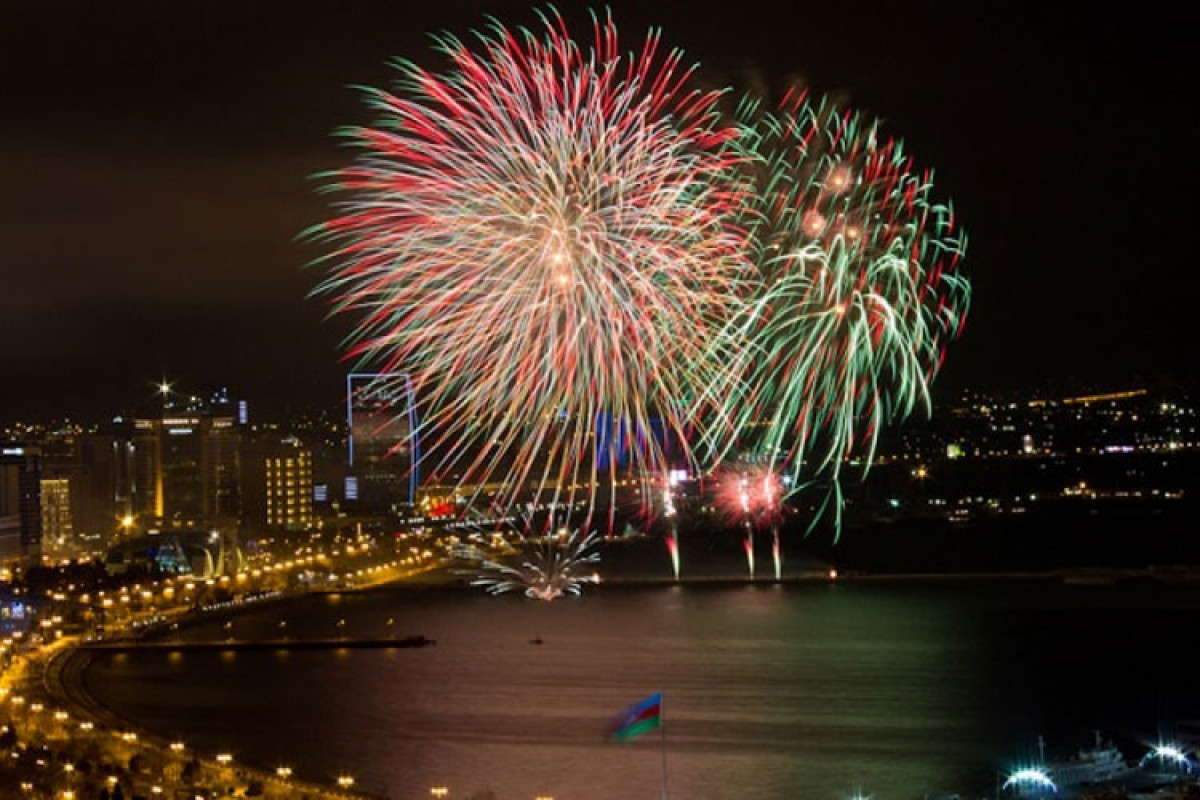 Fireworks light up Shusha and Baku skies-VIDEO 