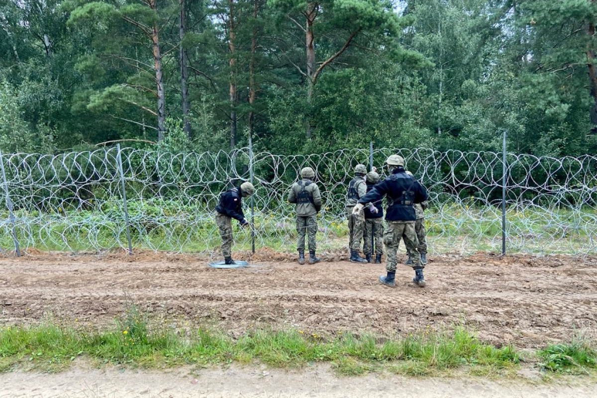 Up to 4,000 illegal migrants at Polish-Belarusian border — authorities