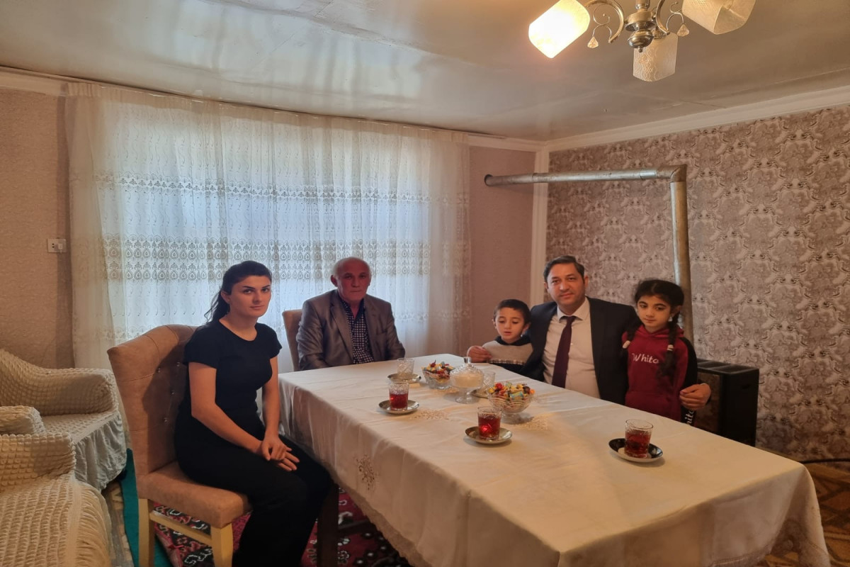 FHN Həmkarlar İttifaqının sədri Nazirliyin şəhid əməkdaşının ailəsinə baş çəkib