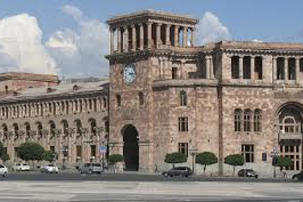 В Армении оппозиционеры попытались ворваться в здание правительства