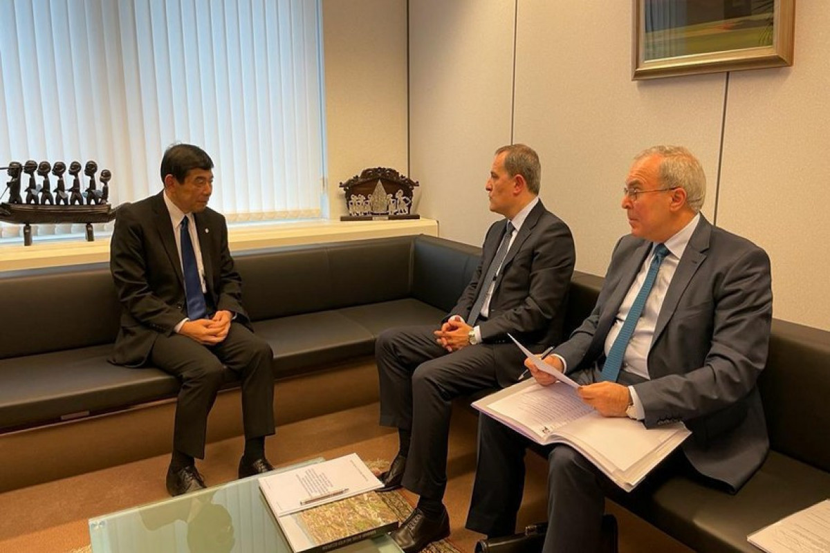 Джейхун Байрамов встретился с генеральным секретарем Всемирной таможенной организации