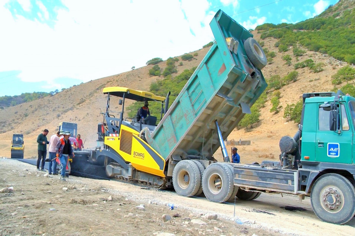 Xızı rayonunun Qarabulaq avtomobil yolu yenidən qurulur - FOTO 