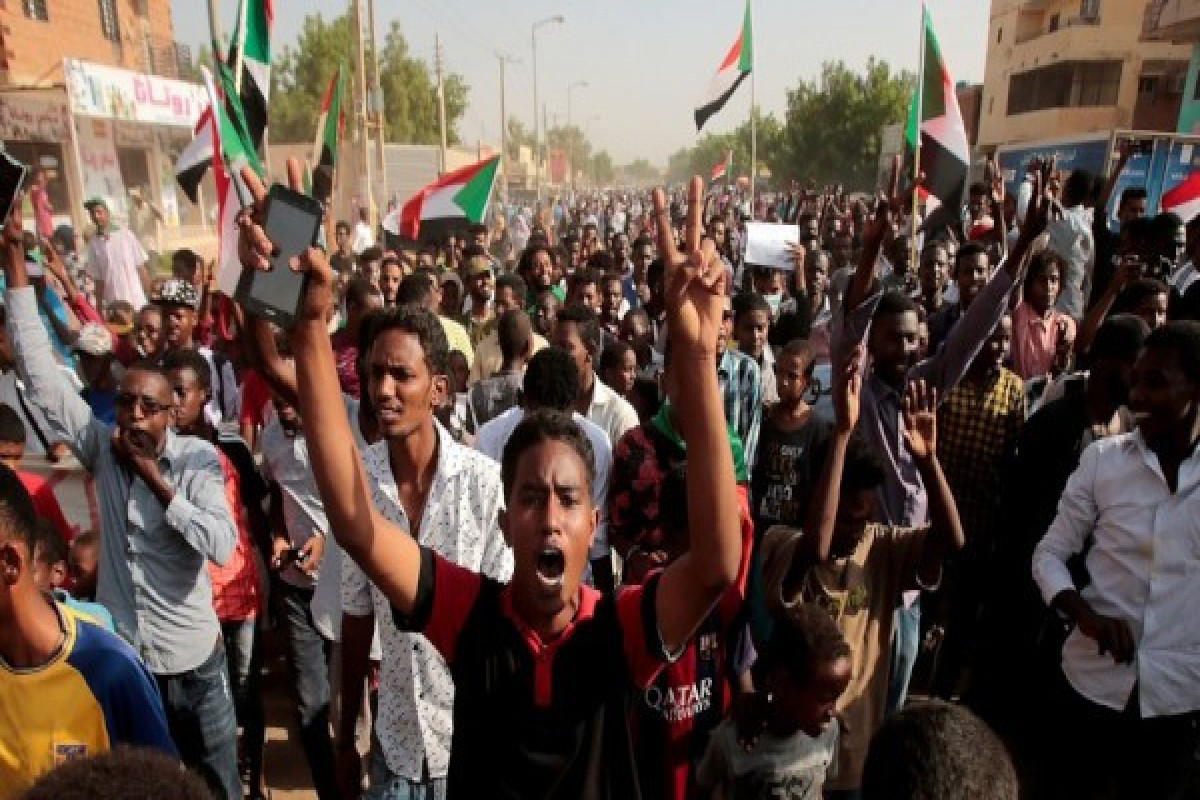 Sudanda etiraz aksiyaları zamanı ölənlərin sayı 37-yə çatıb