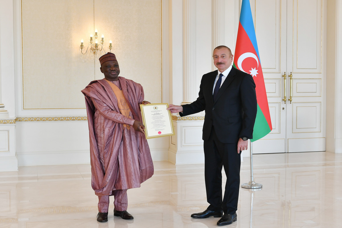 Azerbaijani President receives credentials of newly appointed ambassador of Nigeria