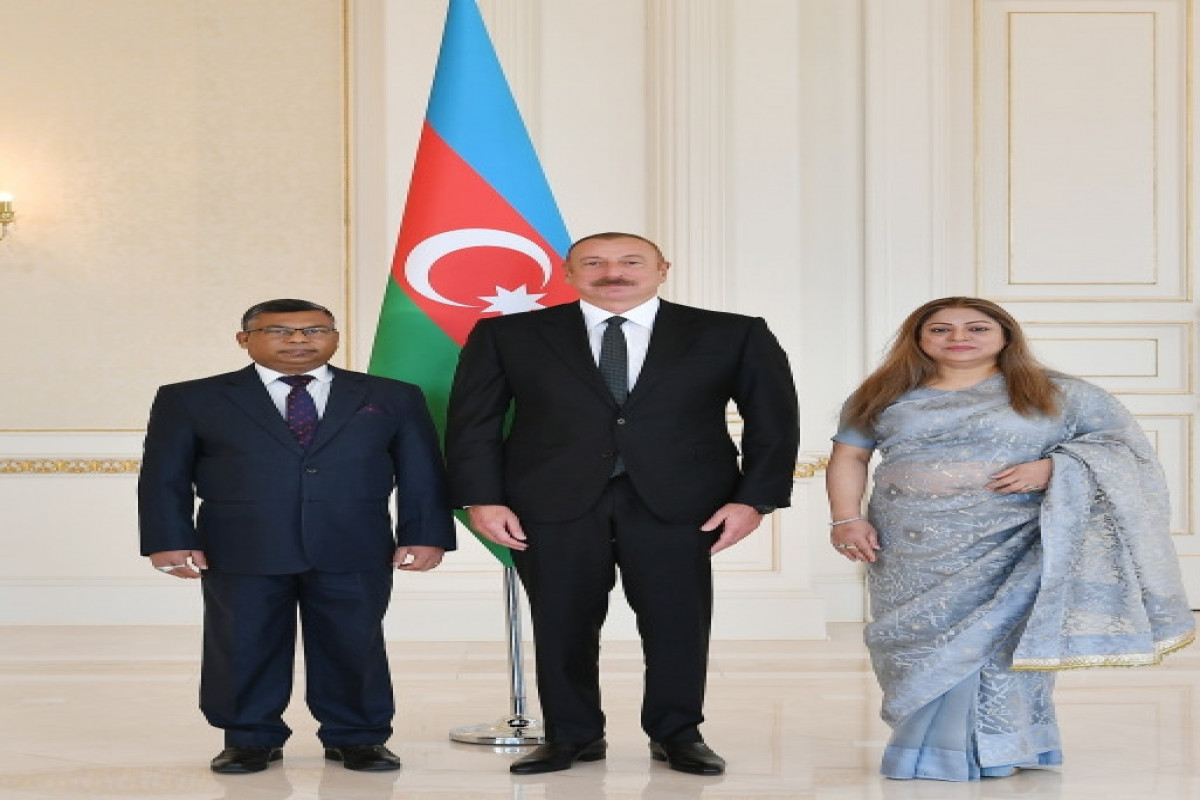 Президент Ильхам Алиев принял верительные грамоты нового посла Бангладеш